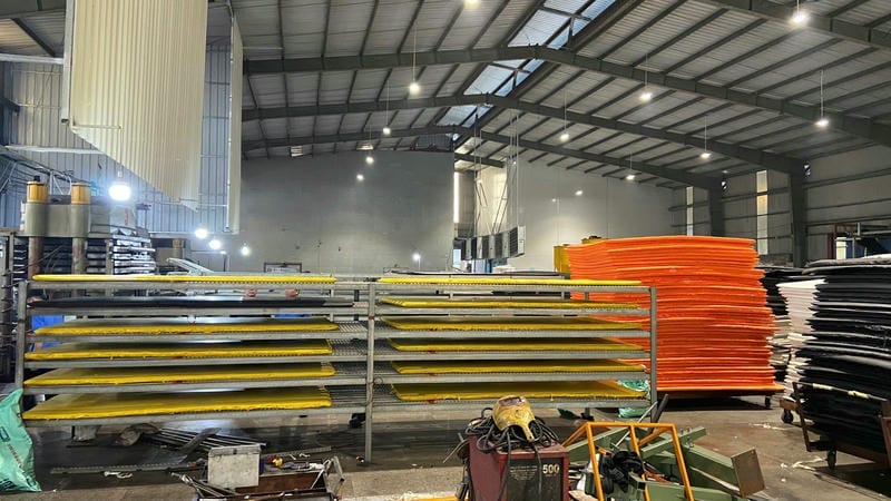 Shore A thấp phù hợp lớp đệm mềm, còn Shore cao hơn phù hợp khay định